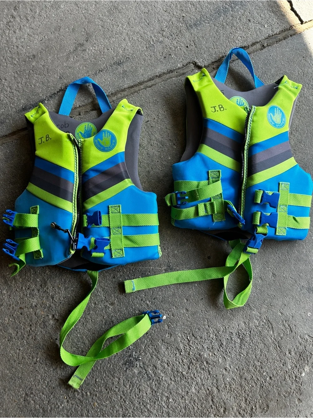 Kids Blue & Lime Life Jackets 2ct